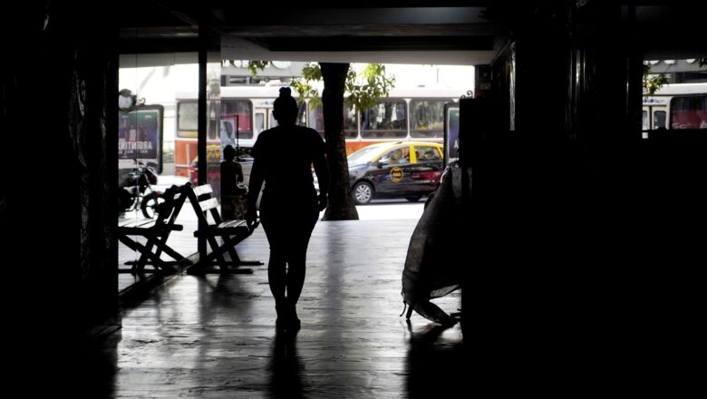 El Gobierno ahora sale a aclarar que no habrá cortes de luz programados durante el verano